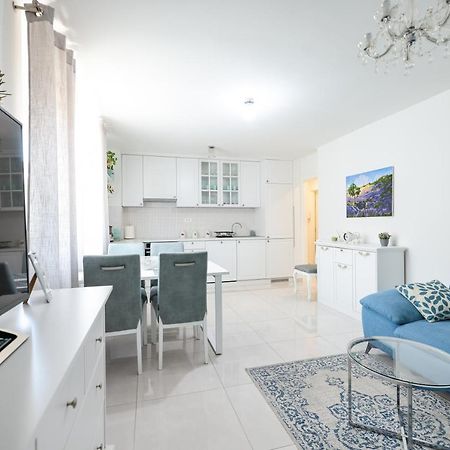 Two Bedroom Apartment With A Balcony Relja Zadar Exterior photo