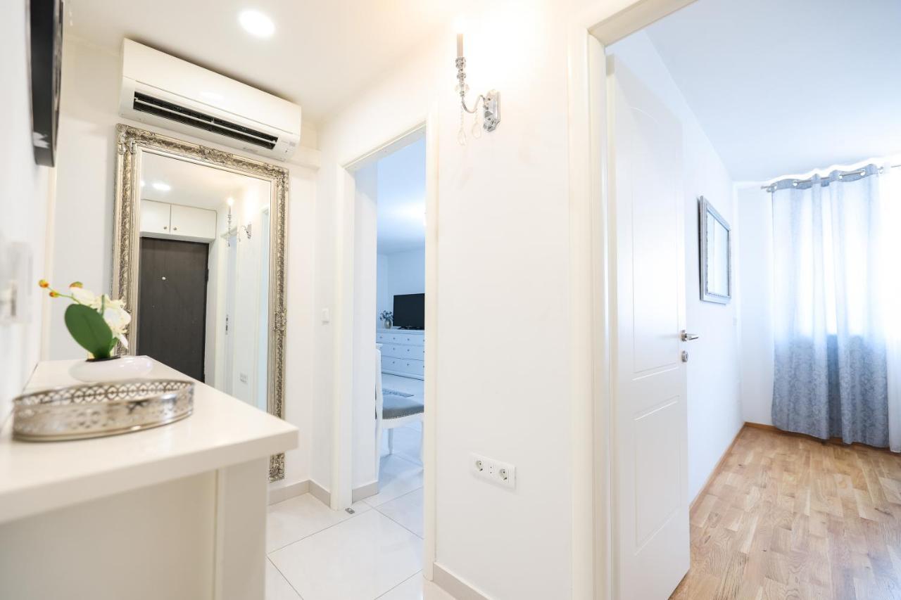 Two Bedroom Apartment With A Balcony Relja Zadar Exterior photo