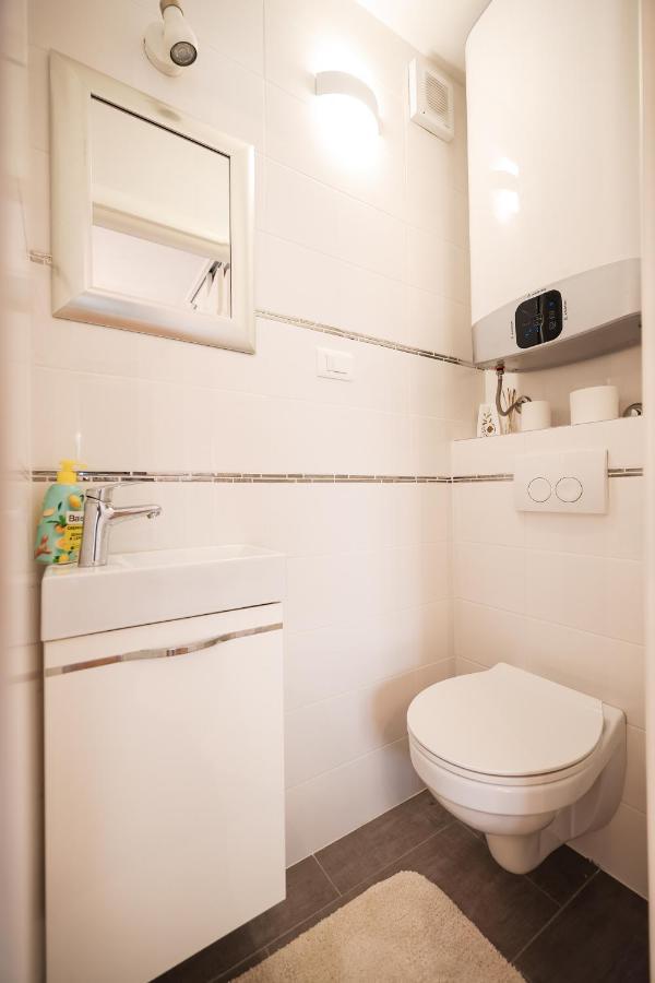 Two Bedroom Apartment With A Balcony Relja Zadar Exterior photo
