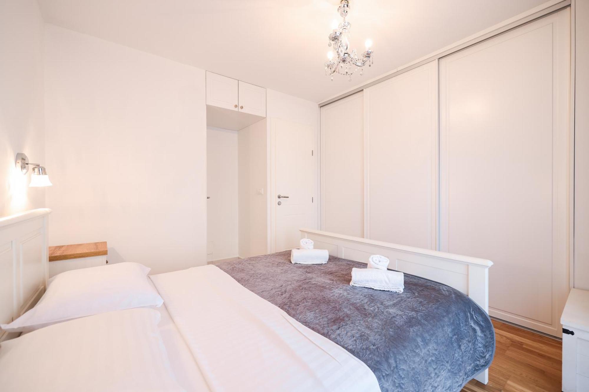 Two Bedroom Apartment With A Balcony Relja Zadar Exterior photo